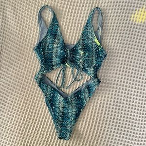 Frankie’s Bikinis One Piece | Mamba